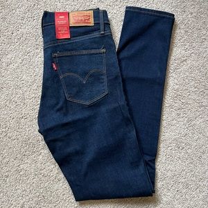NWT Levi’s slimming skinny jeans